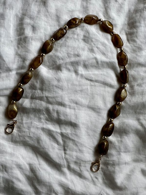 Perler på en snor lenke - oliven