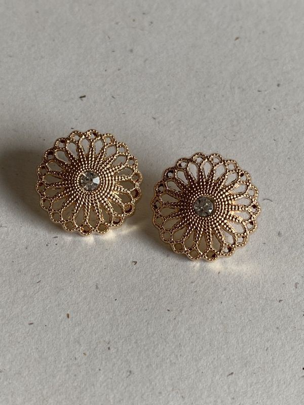 Gullknapper med filigran og bling