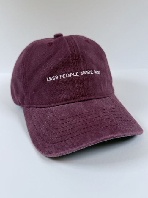 Hovedbilde Less people more dogs - caps