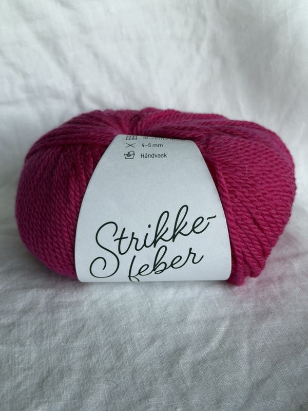 Cashmerino Pluss - Electric Cerise -  CP668