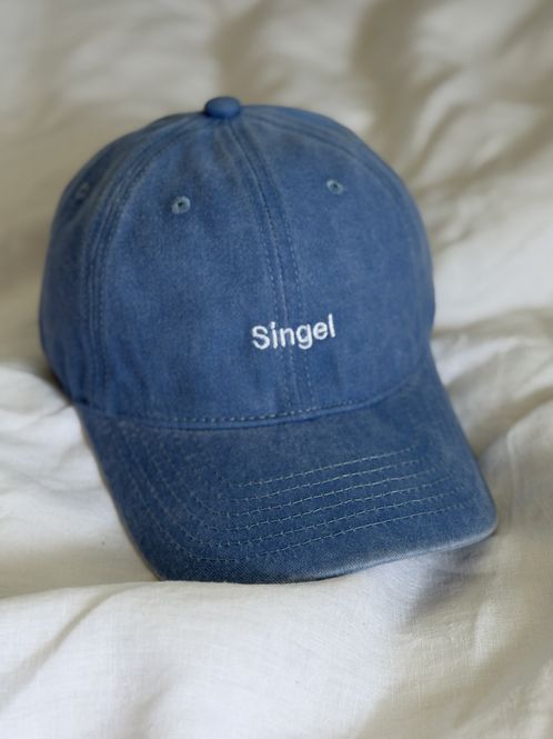 Hovedbilde Singel - Caps